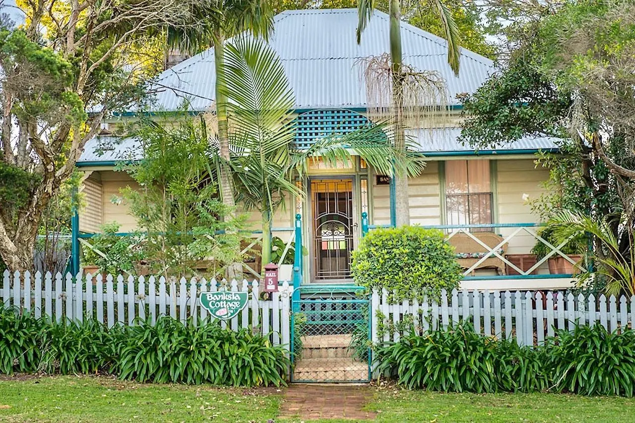 Banksia Cottage - Pet Friendly Getaway contacts