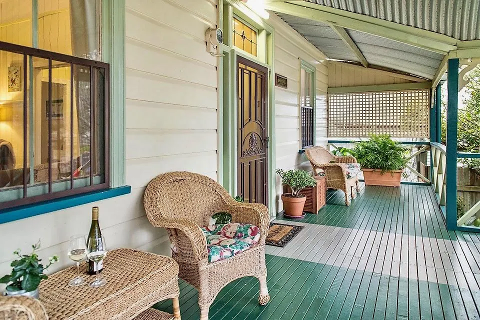 Banksia Cottage - Pet Friendly Getaway Toowoomba 0*,  Australia